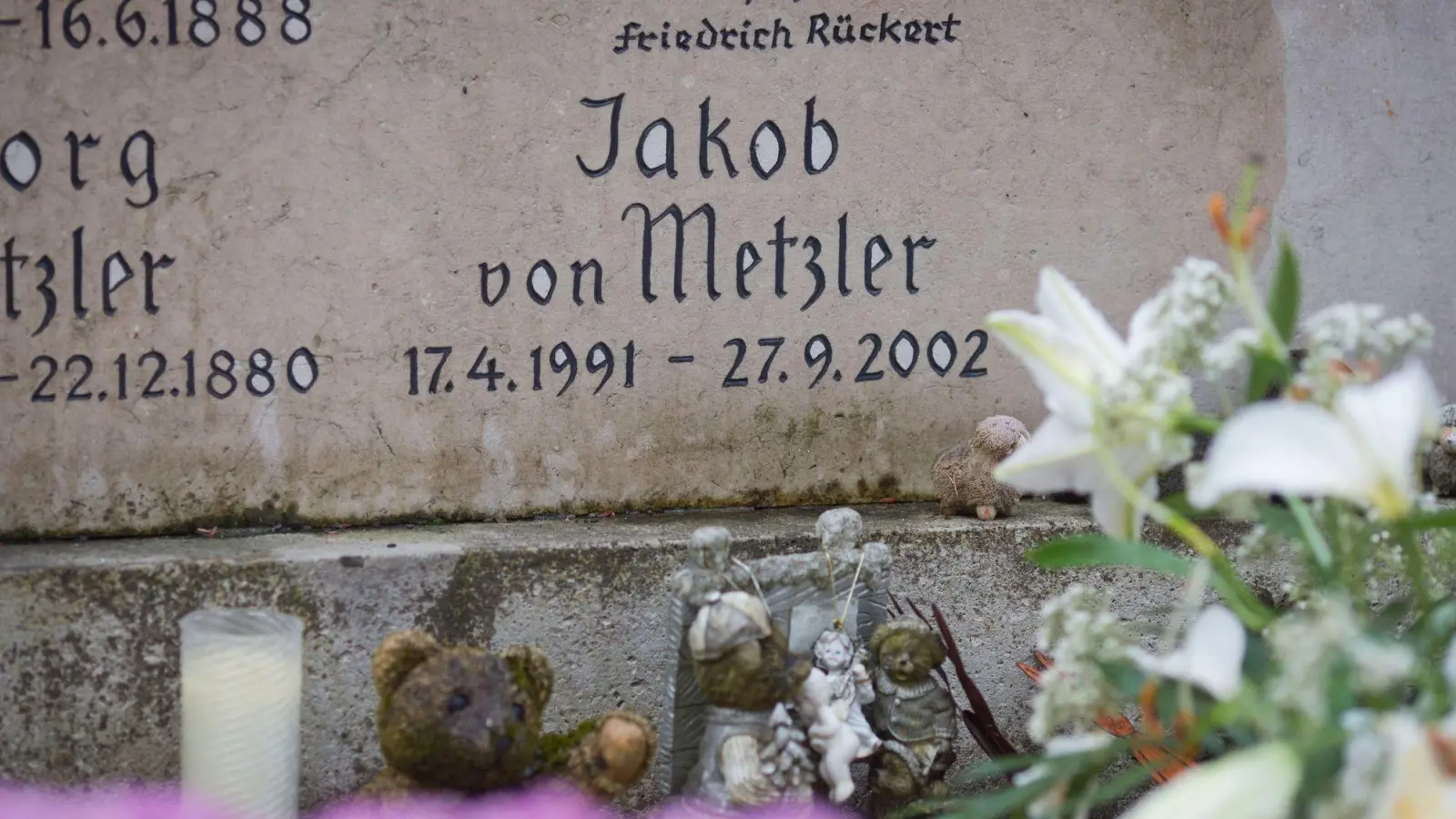 Der verurteilte Mörder von Jakob von Metzler bleibt weiter in Haft. Sein Antrag auf vorzeitige Entlassung liegt vorerst auf Eis – er hat das Prüfverfahren gestoppt. (Archivbild) (Foto: Frank Rumpenhorst/dpa)