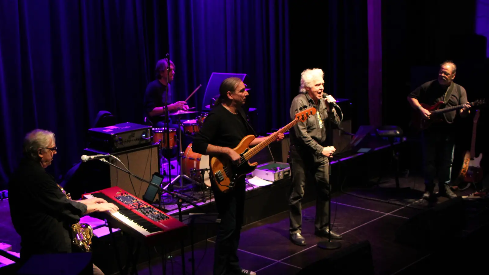 Formiert sich seit 1974 zumindest für ein Konzert pro Jahr: die Bluesrock-Band Ample Tang. (Foto: Jens Plackner)