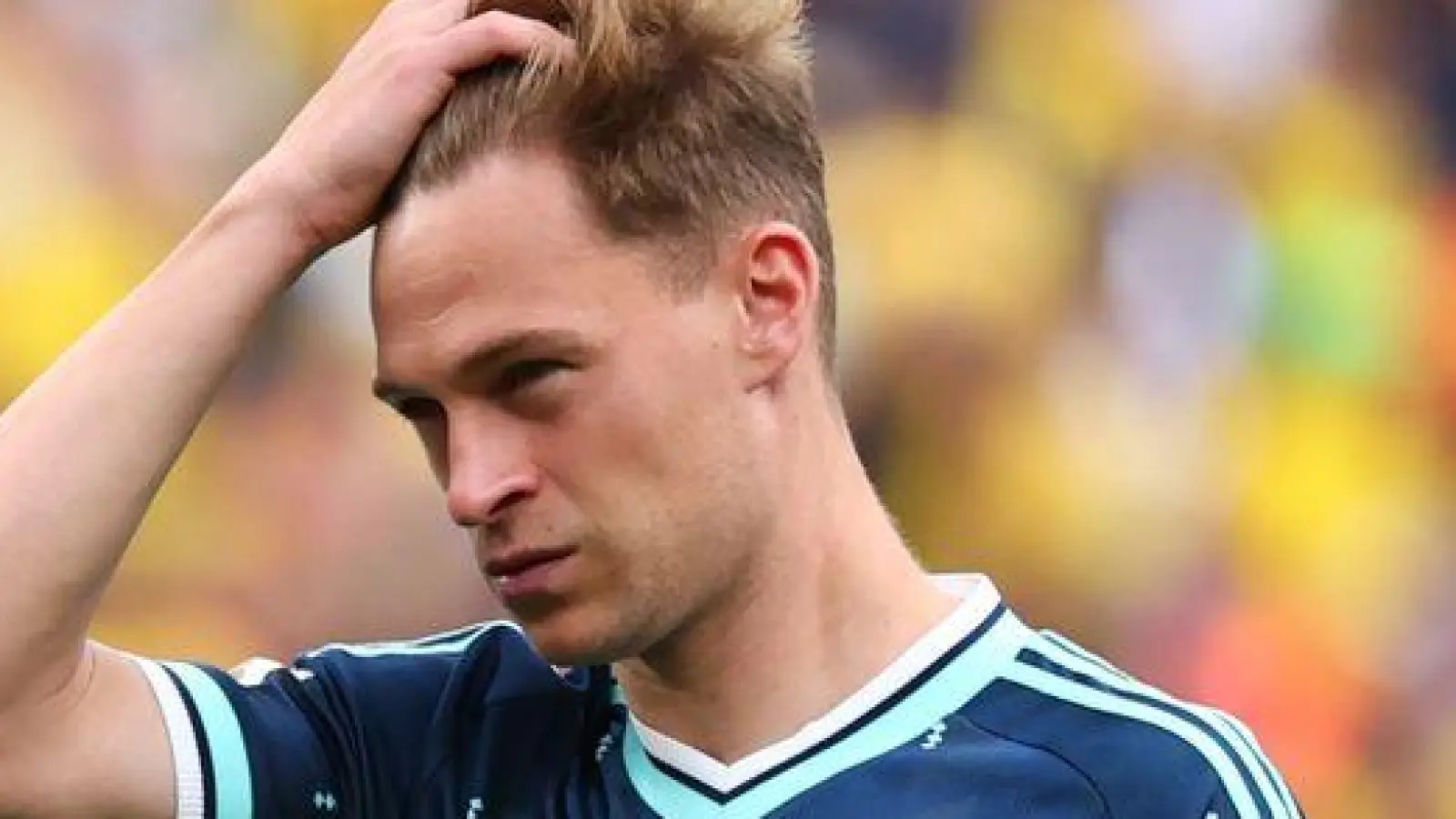 Julian Nagelsmann plant keine Positionswechsel seines Kapitäns.  (Foto: Jan Woitas/dpa)