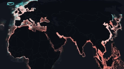 Auf der Karte sind die Fahrten von Fischereischiffen, die sich nicht nachverfolgen ließen, rot markiert. Forscher fanden heraus, dass es zu drei Vierteln aller Fischereifahrten keine öffentlich zugänglichen Daten gibt. (Foto: Global Fishing Watch/dpa)