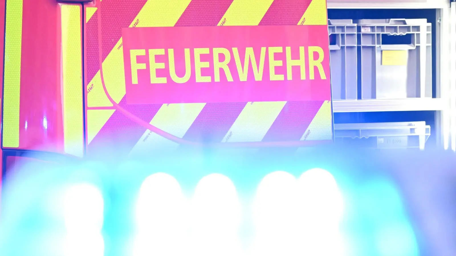 Es seien Rettungskräfte vor Ort. (Symbolbild) (Foto: Bernd Weißbrod/dpa)