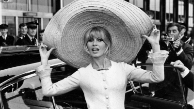 Die Männer lagen Brigitte Bardot zu Füßen&nbsp;und die&nbsp;Frauen&nbsp;ahmten ihre toupierte blonde Mähne nach. (Foto: Uncredited/AP/dpa)