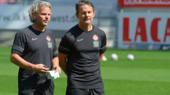 Vorstellung des neuen FCK-Trainers Dirk Schuster (r), mit Co-Trainer Sascha Franz. (Foto: Wolfstone-Photo/dpa)