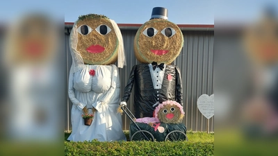 Stroh-Hochzeit - gesehen in Insingen. (Foto: Fritz Hoch)
