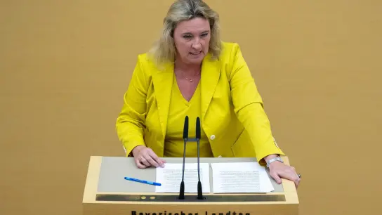 Kerstin Schreyer (CSU), ehemalige bayerische Ministerin für Wohnen, Bau und Verkehr, spricht. (Foto: Sven Hoppe/dpa)