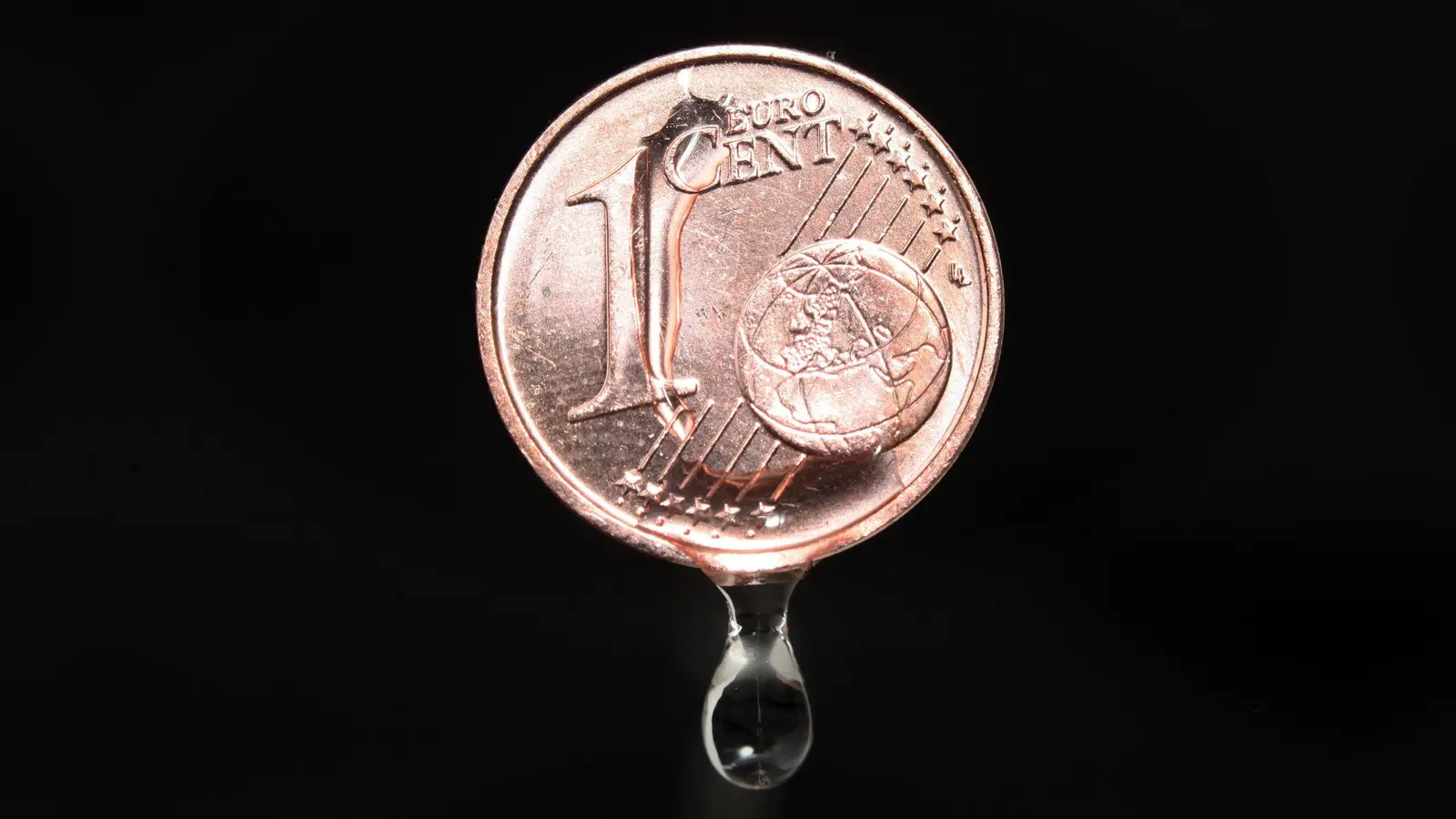 Der sogenannte Wassercent in Bayern ist beschlossene Sache. (Symbolfoto) (Foto: Fredrik von Erichsen/dpa)