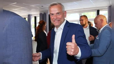 AfD-Kandidat Holm meldet Anspruch auf die Regierung an.  (Foto: Jens Büttner/dpa)