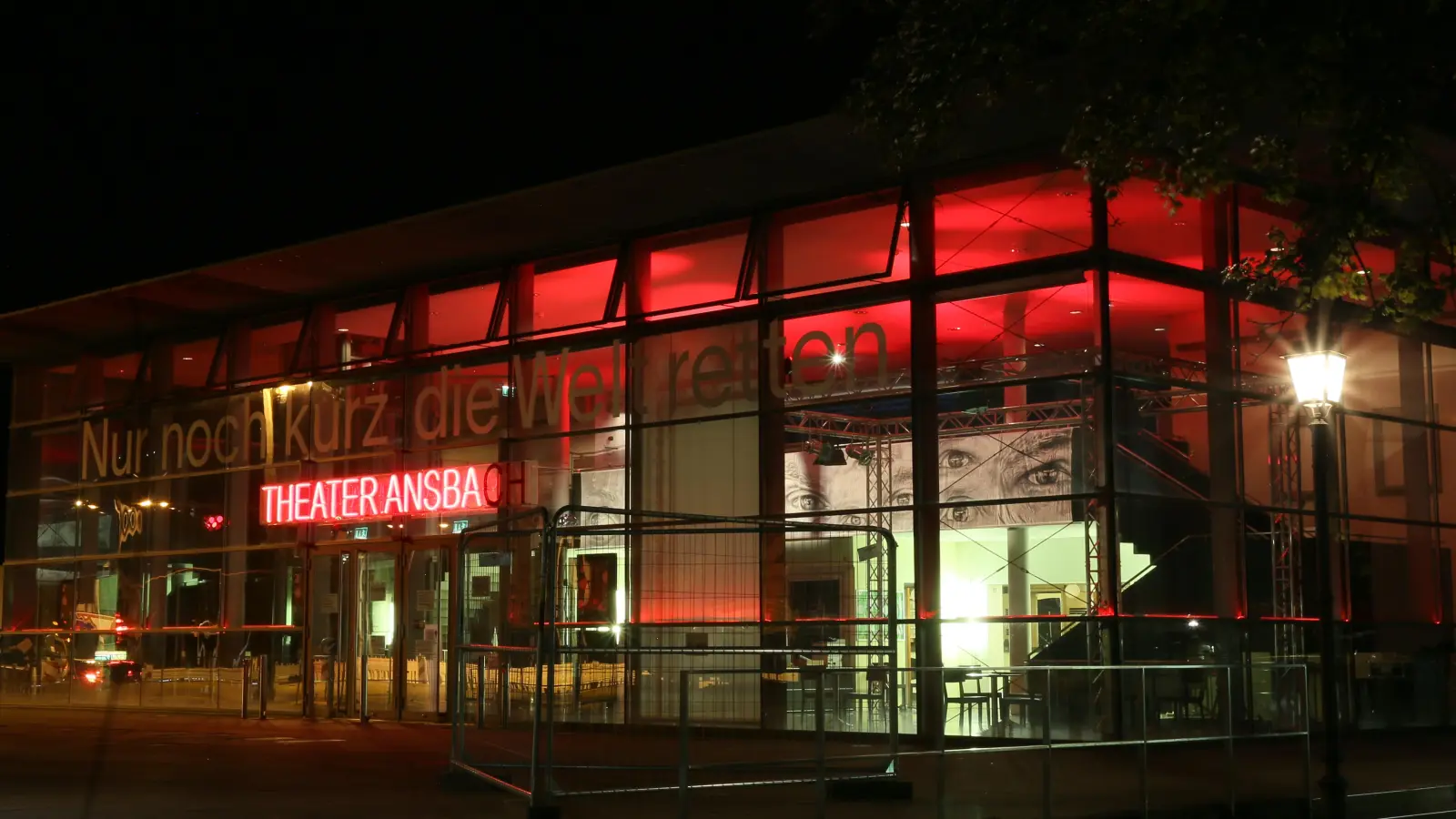 Theater Ansbach bei Nacht (Foto: Thomas Wirth)