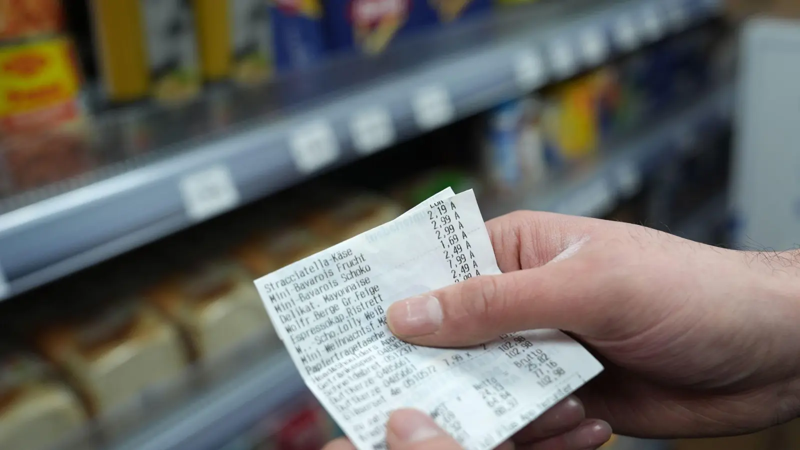 Beim täglichen Einkauf sind steigende Preise für Verbraucherinnen und Verbraucher deutlich erkennbar. (Symbolbild) (Foto: Marcus Brandt/dpa)