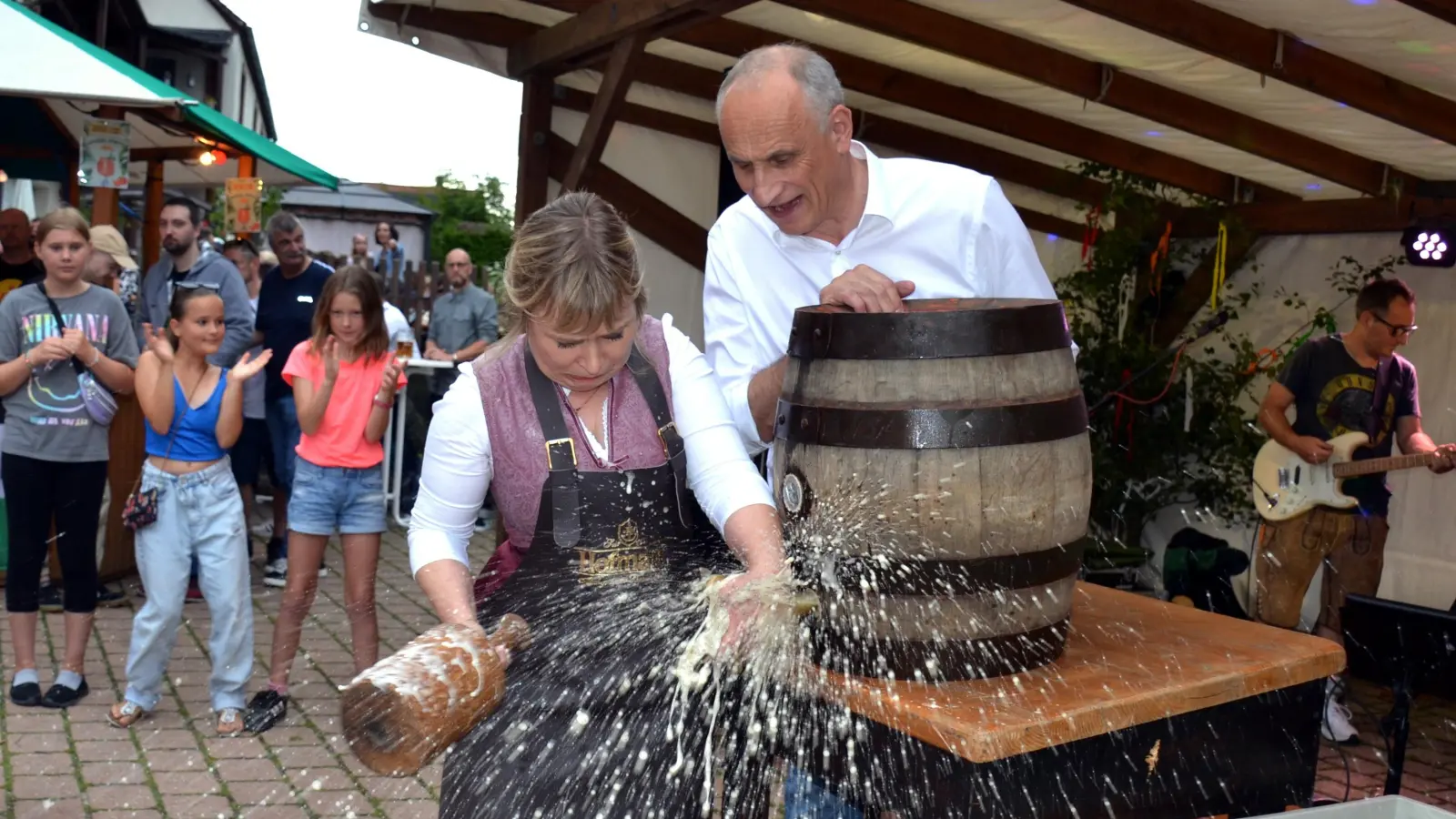 Bürgermeisterin Claudia Wust wird auch in diesem Jahr den Bieranstich vornehmen. (Foto: Gudrun Schwarz-Köhler)