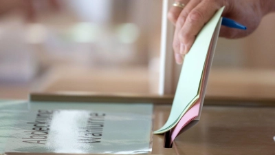 Wahlen in NRW haben immer ein besonderes Gewicht - immerhin können hier selbst auf kommunaler Ebene fast 14 Millionen Bürger abstimmen. (Archivbild) (Symbolbild: dpa/Federico Gambarini)