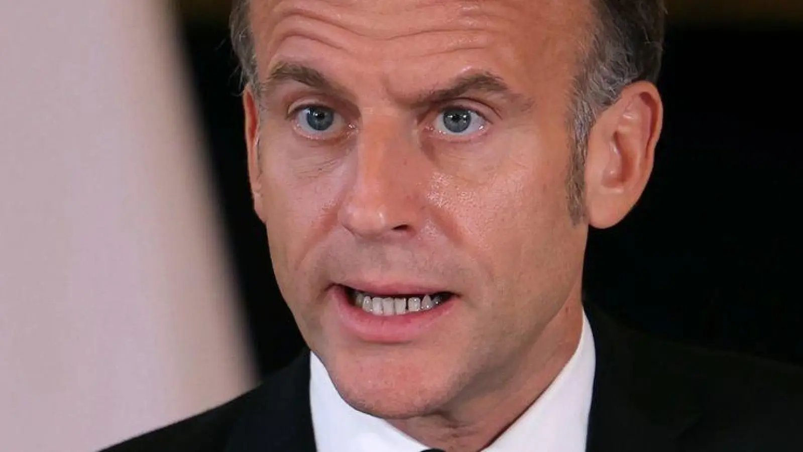 Macron berät mit den Parteispitzen über einen Ausweg aus der Regierungskrise (Archivbild). (Foto: POOL/Pool AFP/AP/dpa)