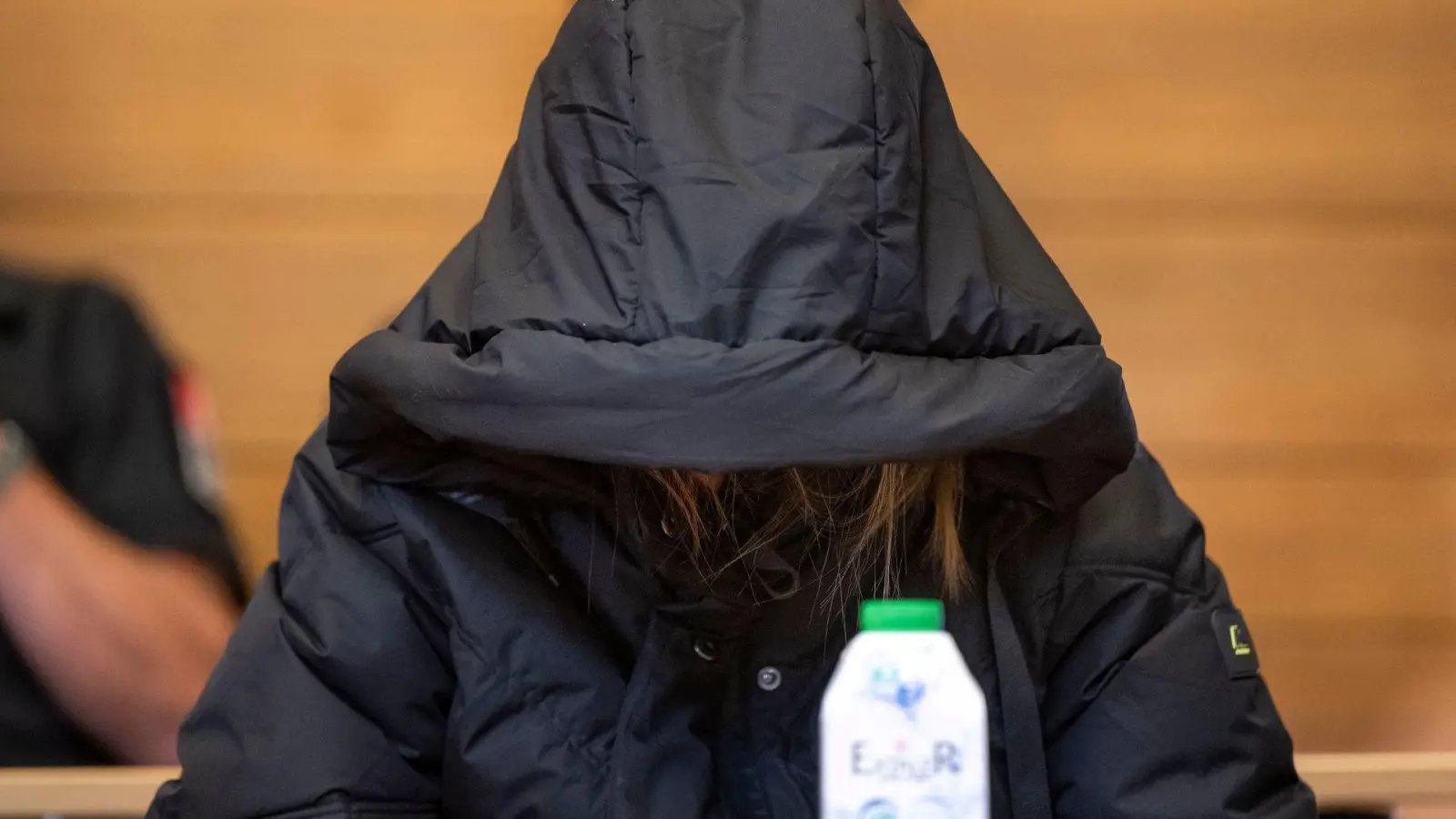 Einer Mutter wird nach dem gewaltvollen Tod ihrer Kinder der Prozess gemacht - die Staatsanwaltschaft spricht von Mord im Zustand der Schuldunfähigkeit. (Foto: Peter Kneffel/dpa)