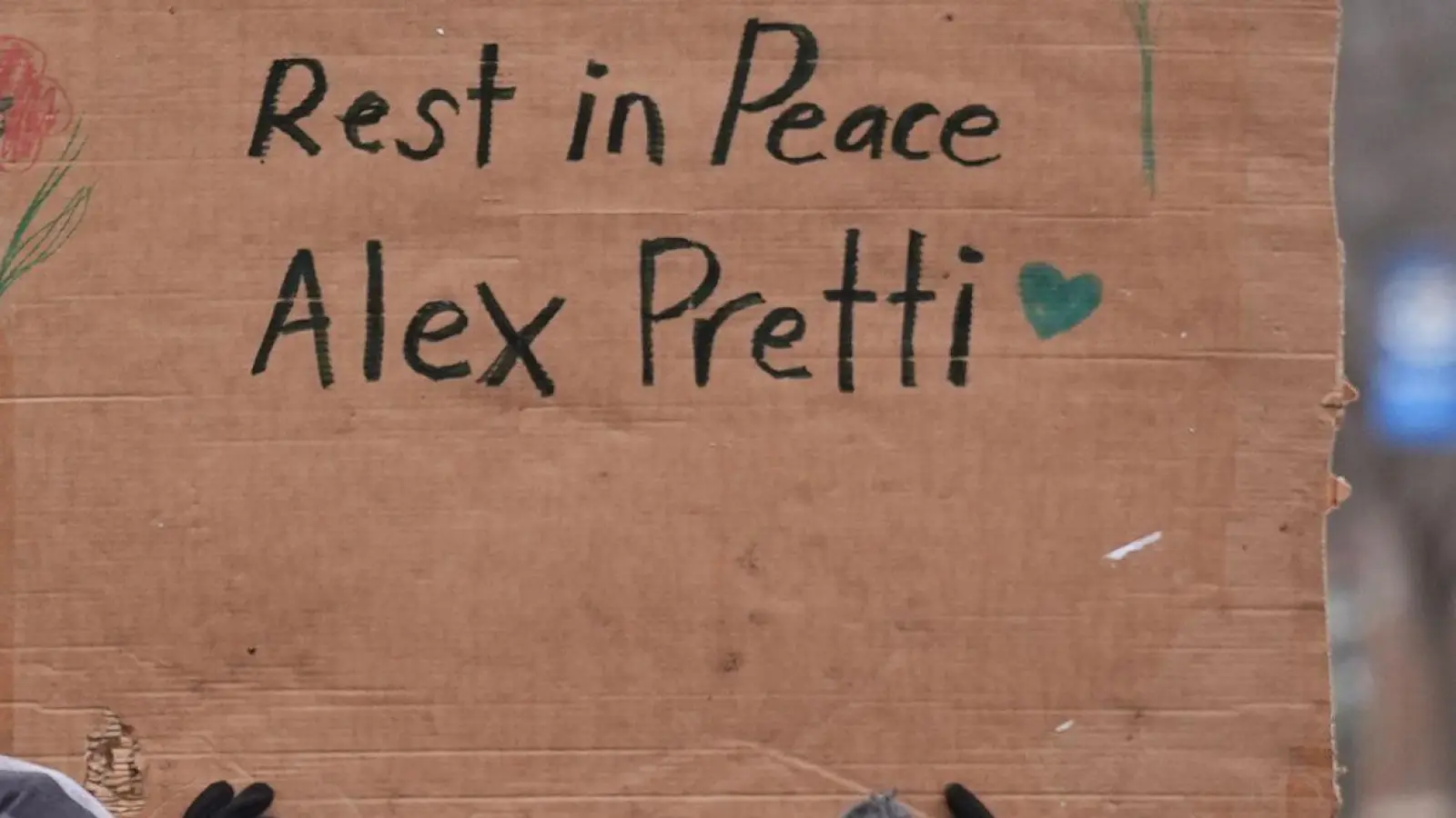 Die tödlichen Schüsse in Minneapolis lassen die Wut auf Trumps Regierung hochkochen. (Foto: Adam Gray/AP/dpa)