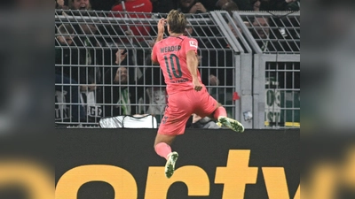 Füllkrug trifft zum 2:2 bei seinem Ex-Club. (Foto: Bernd Thissen/dpa)