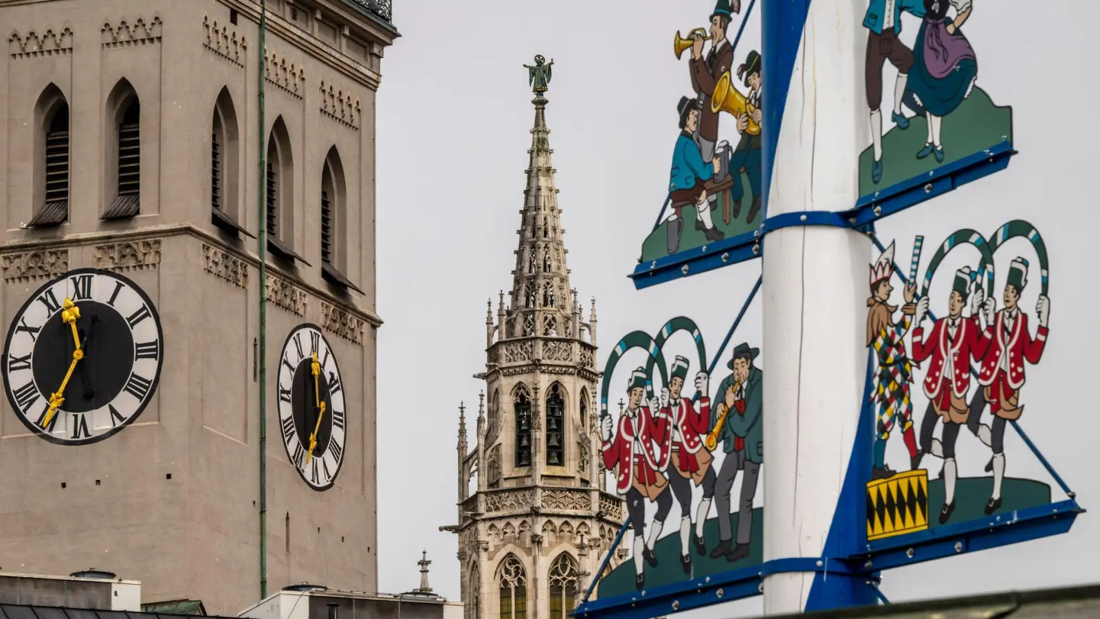 Der Münchner Viktualienmarkt hat seinen Platz im Herzen der Altstadt. (Archivbild) (Foto: Peter Kneffel/dpa)