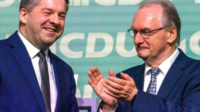 Sven Schulze will das Amt von Sachsen-Anhalts Regierungschef Reiner Haseloff (beide CDU) übernehmen. (Archivbild) (Foto: Klaus-Dietmar Gabbert/dpa)