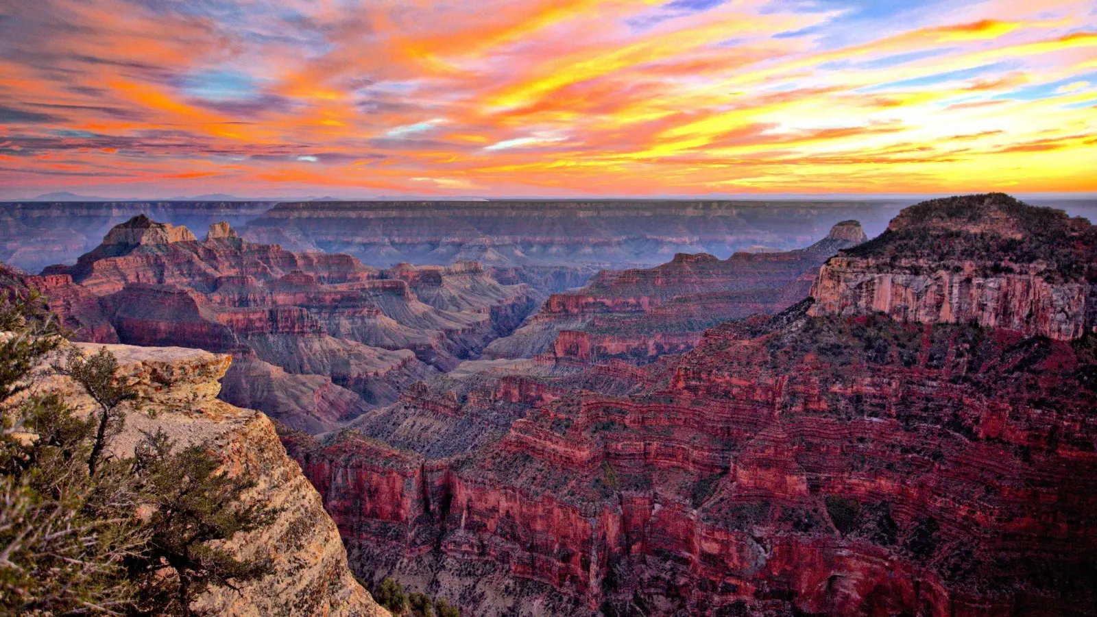 Beeindruckende Aussichten: Der Grand Canyon North Rim startet dieses Jahr erst Anfang Juni in die Sommersaison. (Foto: Dennis Swena/dpa-tmn)