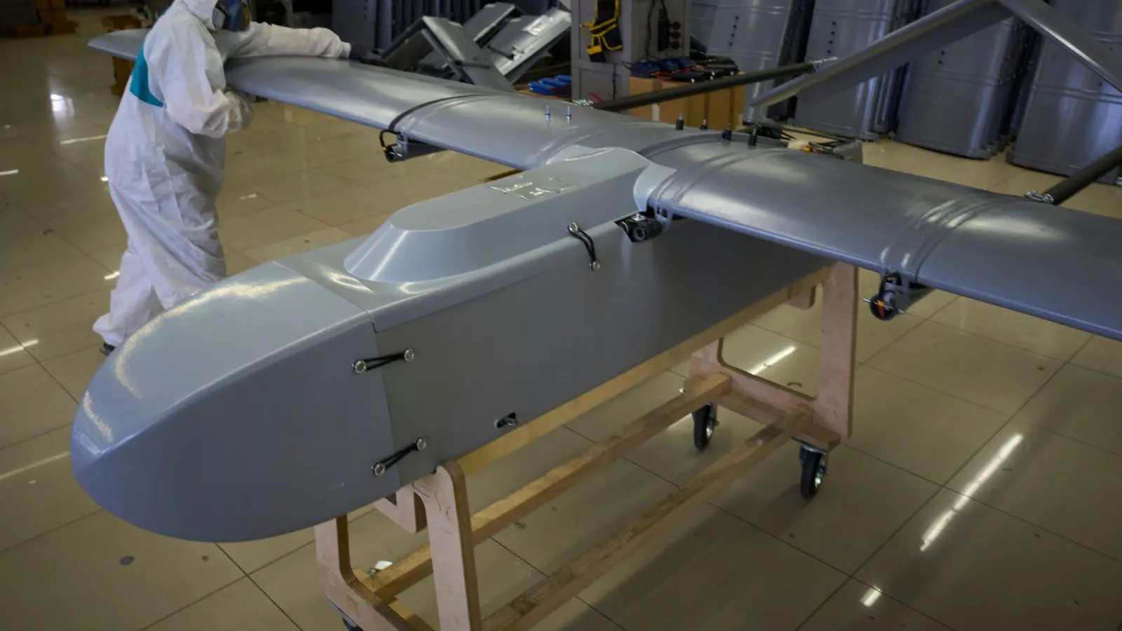 Bei dem Einsatz gegen russische Ziele auf der Krim wurden Kampfdrohnen eingesetzt. (Archivbild) (Foto: Efrem Lukatsky/AP/dpa)