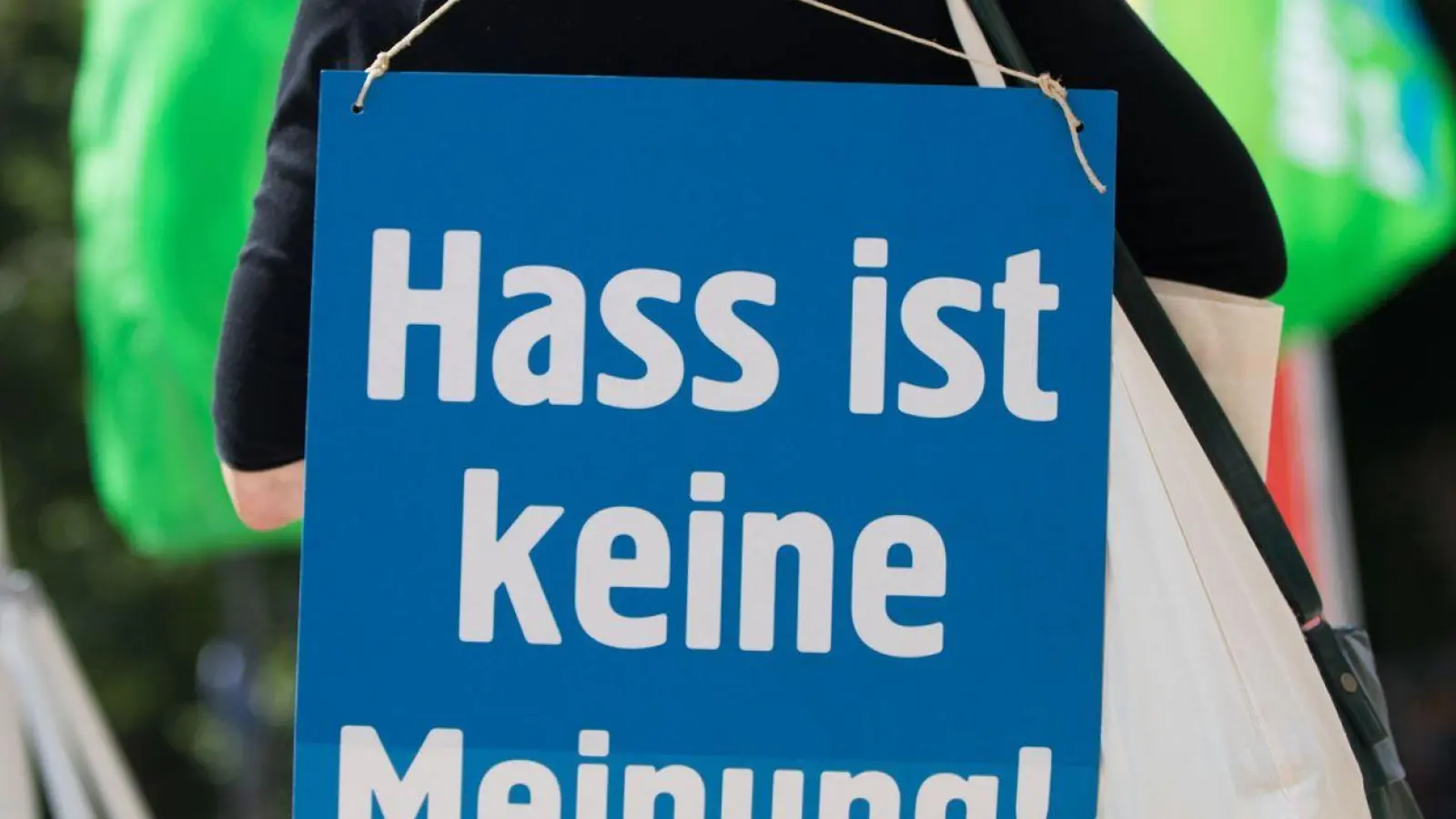 „Es findet hier in Deutschland keine Zensur statt“, betonte der stellvertretende Regierungssprecher Steffen Meyer in Berlin. (Symbolbild) (Foto: Frank Rumpenhorst/dpa)