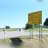 Wer von der Staatsstraße aus in Richtung Weihenzell fahren will, muss ab Ende Juni den Weg über Rügland und Haasgang wählen. Die Abfahrt an Röshof vorbei wird während der Sanierung gesperrt sein. (Foto: Luca Paul)