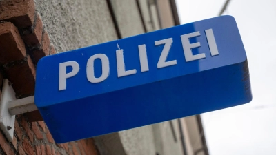 Zur Todesursache und der Identifizierung der menschlichen Überreste ermittelte die Kriminalpolizei Passau. (Symbolbild)  (Foto: Peter Kneffel/dpa)