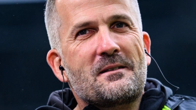 Manuel Baum zeigt mit seinem FC Augsburg einen starken Saisonstart. (Archivbild) (Foto: Tom Weller/dpa)