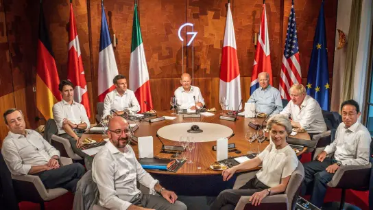 &quot;Uns eint auch der Glaube an die Demokratie und die Rechtsstaatlichkeit“: Am ersten Gipfeltag betonten die G7-Staaten ihre Geschlossenheit im Kampf gegen Putins Krieg. (Foto: Michael Kappeler/dpa)