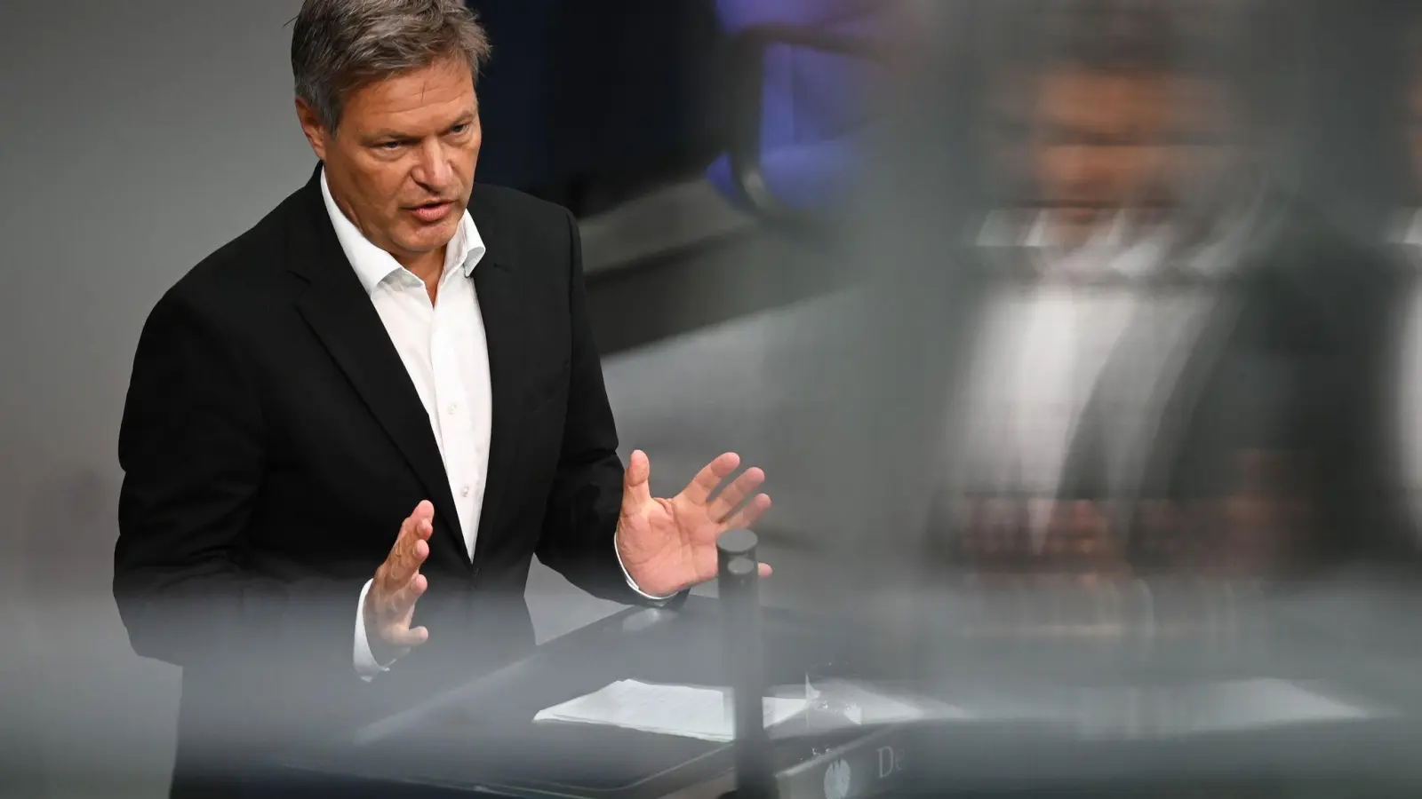 Ex-Vizekanzler Habeck will Abstand vom Politikbetrieb finden. (Archivbild) (Foto: Anna Ross/dpa)