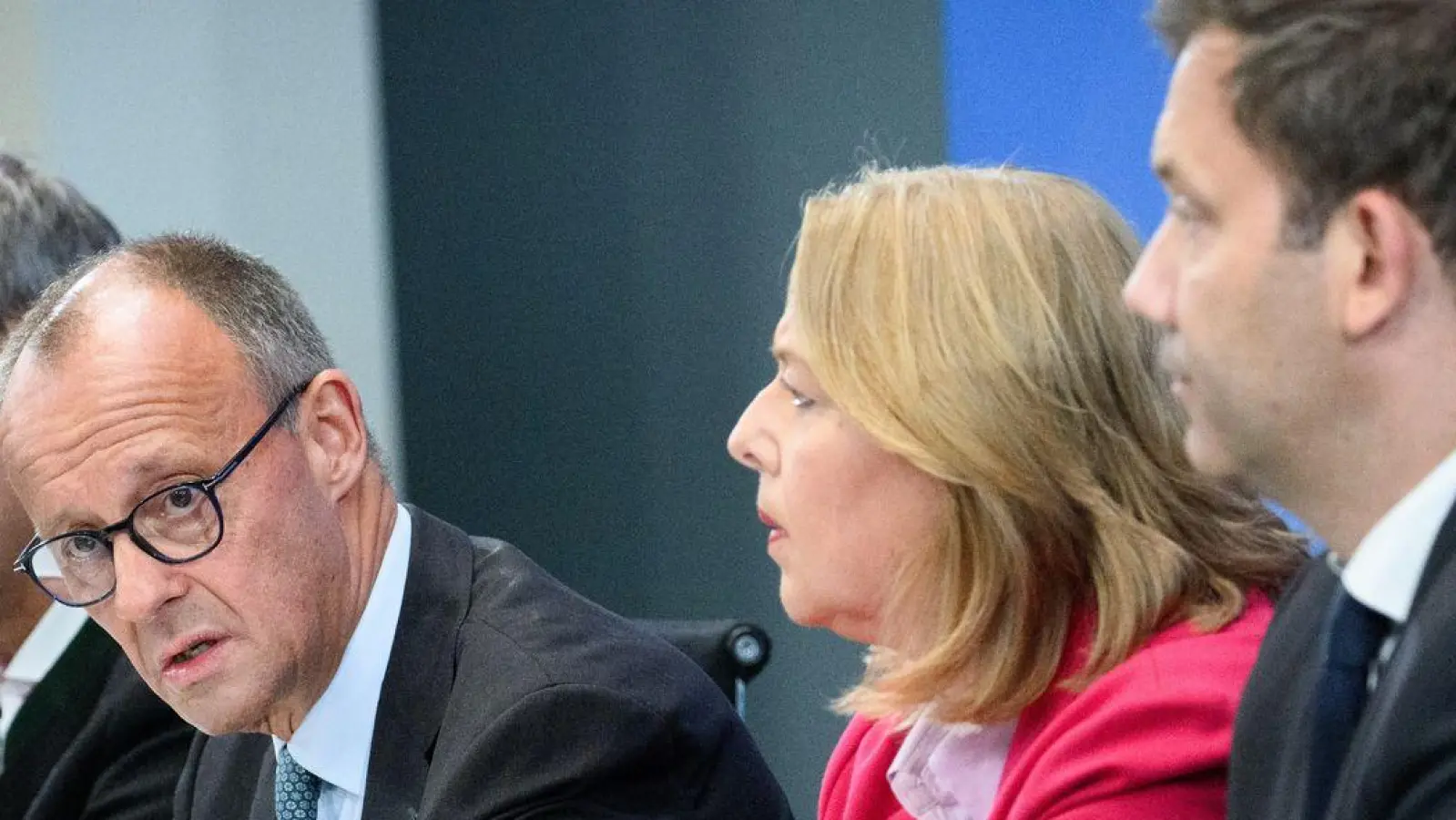 Die Vorsitzenden der Regierungsparteien versprechen konstruktives Miteinander. (Foto: Bernd von Jutrczenka/dpa)