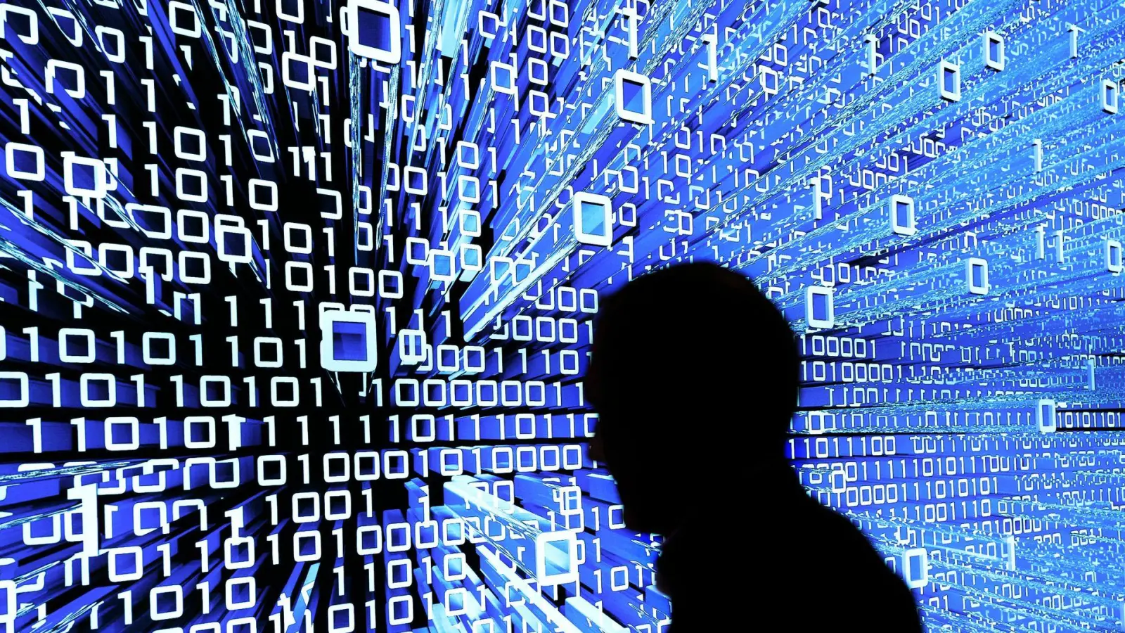 Für viele Menschen in Deutschland ist Künstliche Intelligenz (KI) längst Teil ihres Arbeitsalltags. (Symbolbild) (Foto: Peter Steffen/dpa)