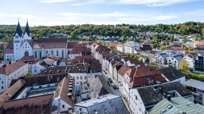 Präventiv sollen die Menschen aktuelle Rechnungen aus dem Rathaus gründlich prüfen, bevor sie beglichen werden, heißt es in den Hinweisen der Stadt. (Archivbild) (Foto: Lennart Preiss/dpa)
