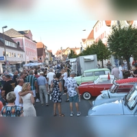 Trabi, Messerschmitt-Kabinenroller, Goggomobil oder ein Lloyd (Autos von rechts) waren Teil der Oldtimerschau in der Wilhelmstraße. (Foto: Anita Dlugoß)