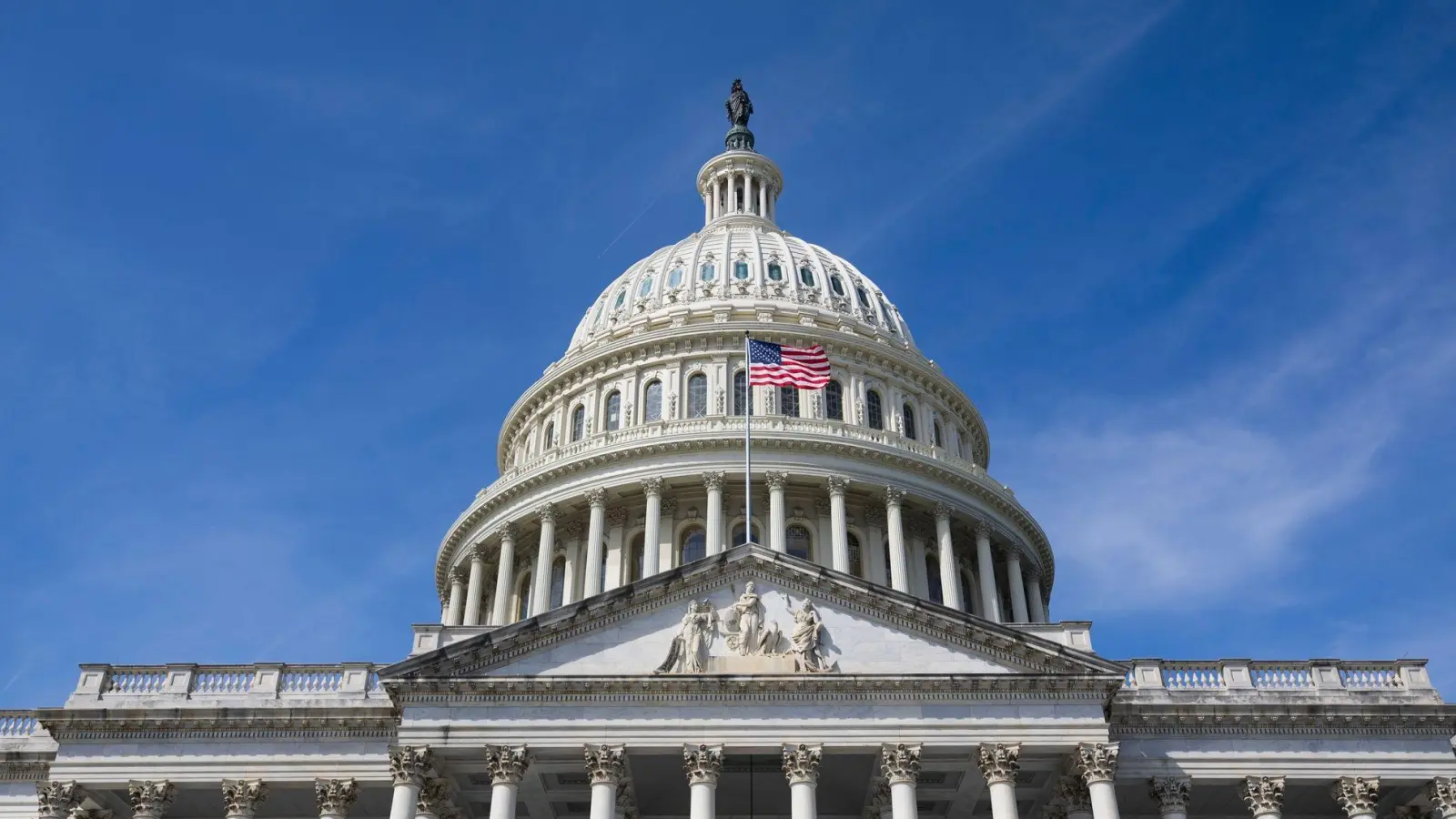 Der US-Senat hat mit deutlicher Mehrheit für ein Gesetz zu Russland-Sanktionen gestimmt. (Archivbild) (Foto: Tom Brenner/AP/dpa)