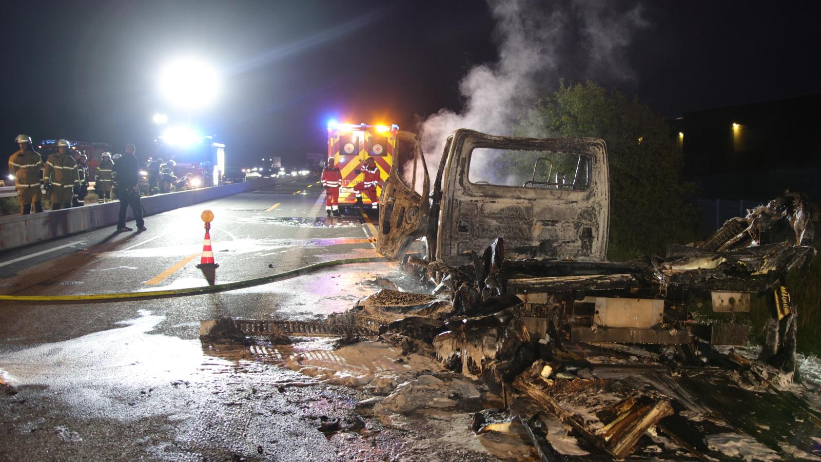 Van catches fire on the A6 near Aurach: Lanes towards Nuremberg closed
