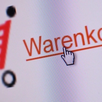 Vorsicht, unseriöse Onlineshops nutzen derzeit das positive Image regionaler Familienbetriebe aus. (Foto: Andrea Warnecke/dpa-tmn)