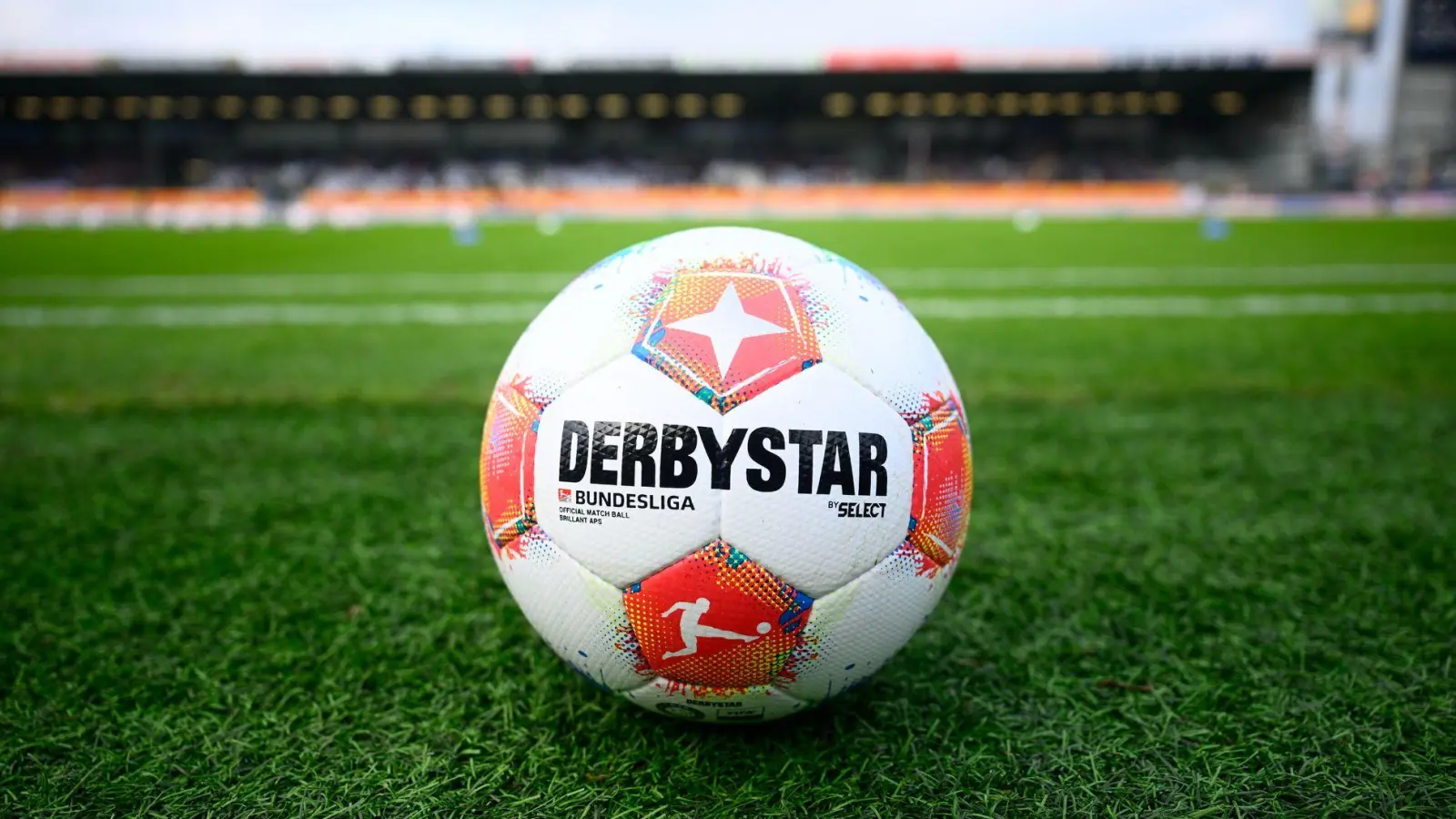 Jermaine Jones wird neuer Trainer in Schweinfurt. (Archivbild) (Foto: Gregor Fischer/dpa)