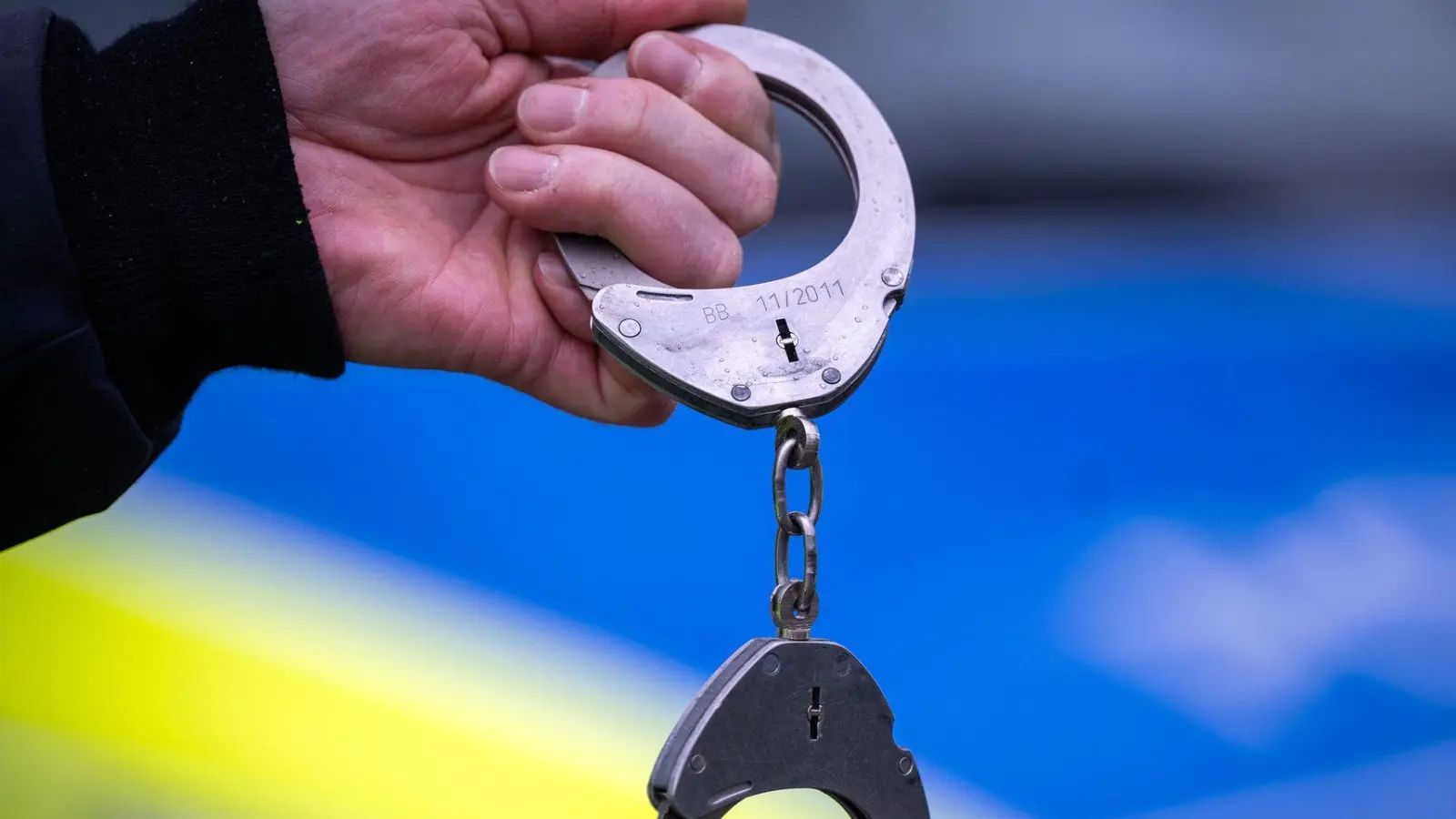 Die Beamten nahmen den 31-Jährigen umgehend fest. (Symbolbild) (Foto: Soeren Stache/dpa)