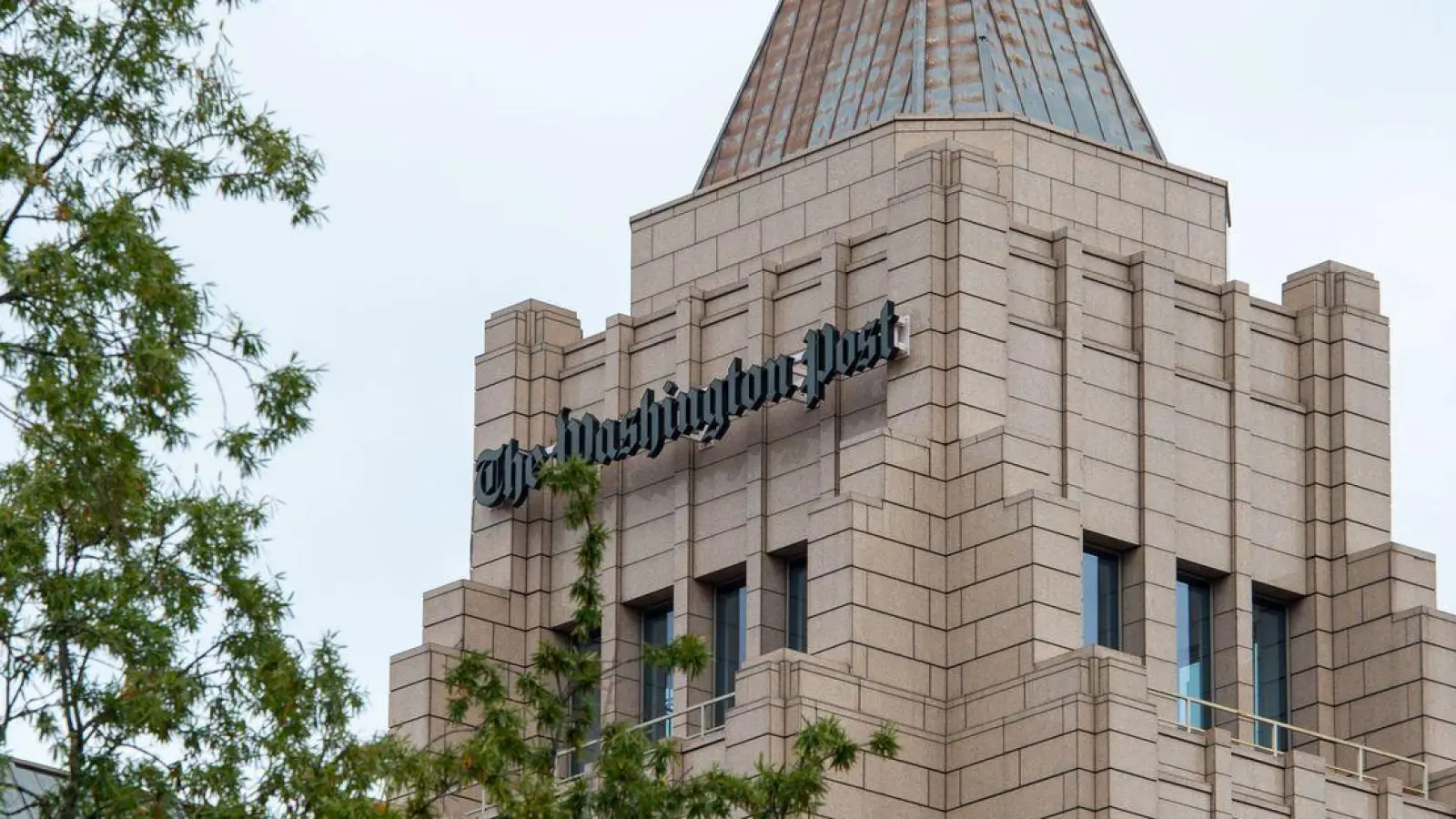 Unbekannte Hacker haben sich Zugriff auf interne E-Mails bei der „Washington Post“ verschafft. (Archivbild) (Foto: Andrej Sokolow/dpa)