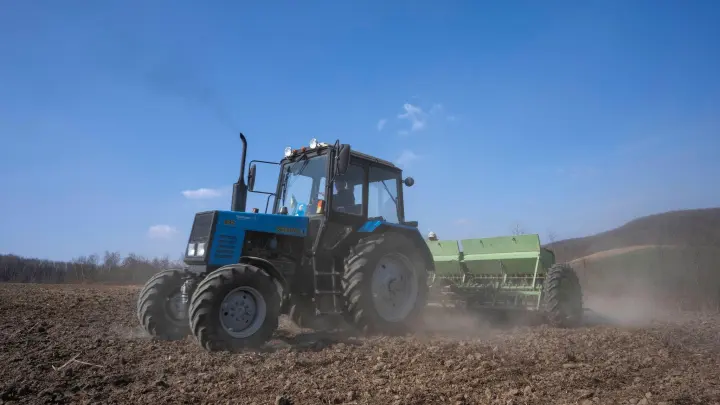 Wegen ihrer fruchtbaren Böden ist die Ukraine einer der wichtigsten Weizenexporteure weltweit. (Foto: Nariman El-Mofty/AP/dpa)