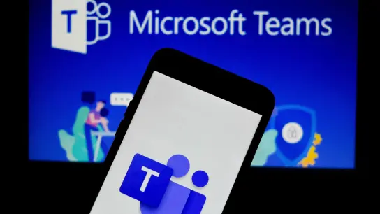 Das Logo der Kommunikationsplattform MS Teams von Microsoft auf einem Handy. (Foto: Debarchan Chatterjee/ZUMA Wire/dpa)