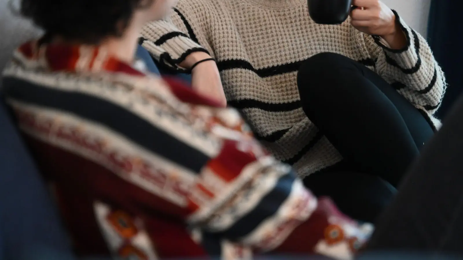 Einfach da sein: Trauernde brauchen keine perfekten Worte – oft genügt ein stilles, mitfühlendes Dasein. (Foto: Alicia Windzio/dpa/dpa-tmn)