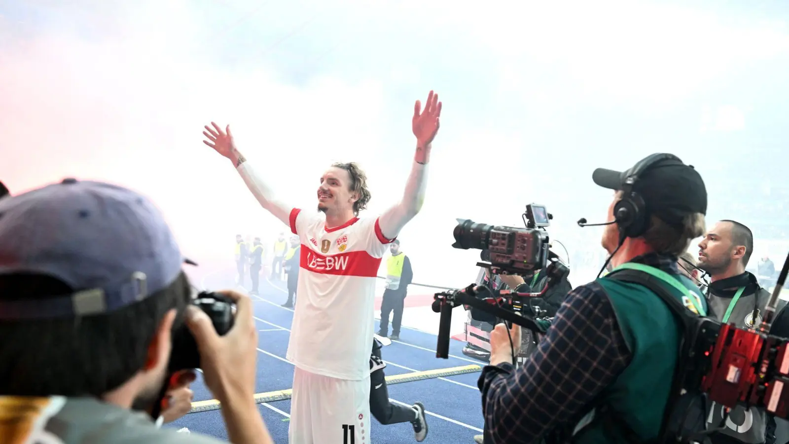 Im Fokus: Nick Woltemade wird vom FC Bayern umworben. (Foto: Bernd Weißbrod/dpa)