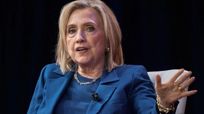 Die frühere US-Außenministerin Hillary Clinton hat bei einer Befragung vor dem US-Parlament jede Kenntnis von Straftaten des verurteilten Sexualstraftäters Jeffrey Epstein zurückgewiesen.  (Foto: Andres Kudacki/FR170905 AP/AP/dpa)