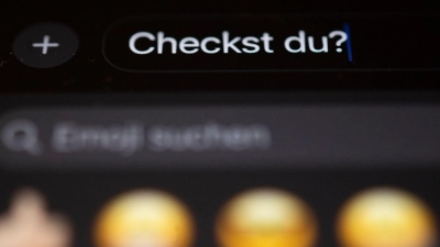 Jugendliche haben ihre Favoriten für das „Jugendwort des Jahres“ 2025 nominiert - in den Top 3 stehen „Checkst du?“, „Goonen“ und „Das crazy“. (Archivbild) (Foto: Marijan Murat/dpa)