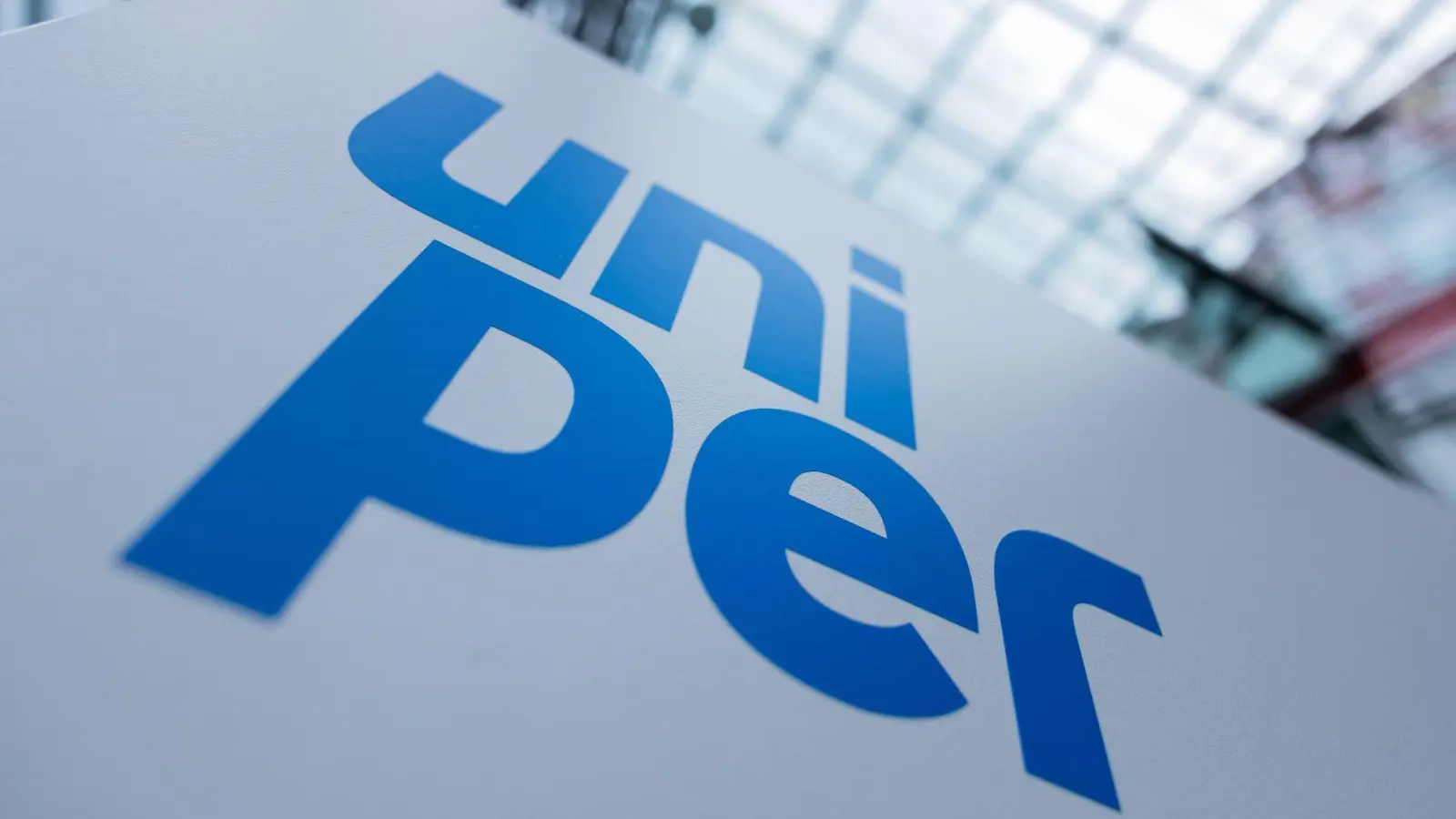 Unipers Kraftwerkspark soll grüner werden, aber nicht mehr so schnell wie bislang geplant. (Archivbild) (Foto: Rolf Vennenbernd/dpa)