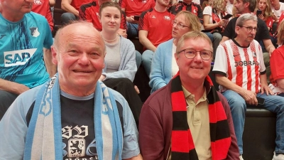 MIchael Beck gehörte in dieser Saison zu den Begleitern von Friedrich Zinnecker bei seinen Besuchen im Sportstudio. Sein einstiger Trainer ist begeisterter Anhänger von 1860 München, Beck Bayern-Fan. Im Stadion trug er einen Schal des TSV Dinkelsbühl,  (Foto: privat)
