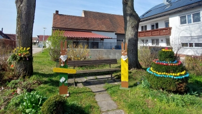 Die Vorfreude auf das Fest und den Frühling zeigt sich auch in Neues, einem Ortsteil von Burgoberbach.  (Foto: Karin Ringler)