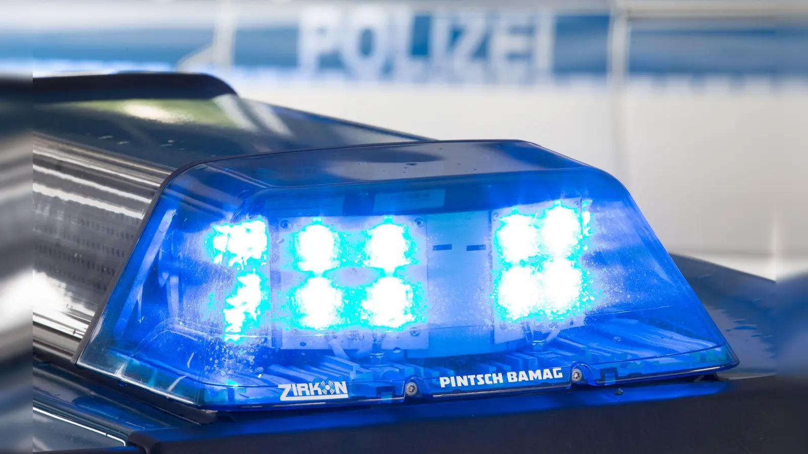 Spezialeinheiten nahmen zwei Männer vorläufig fest. (Symbolbild) (Foto: Friso Gentsch/dpa)