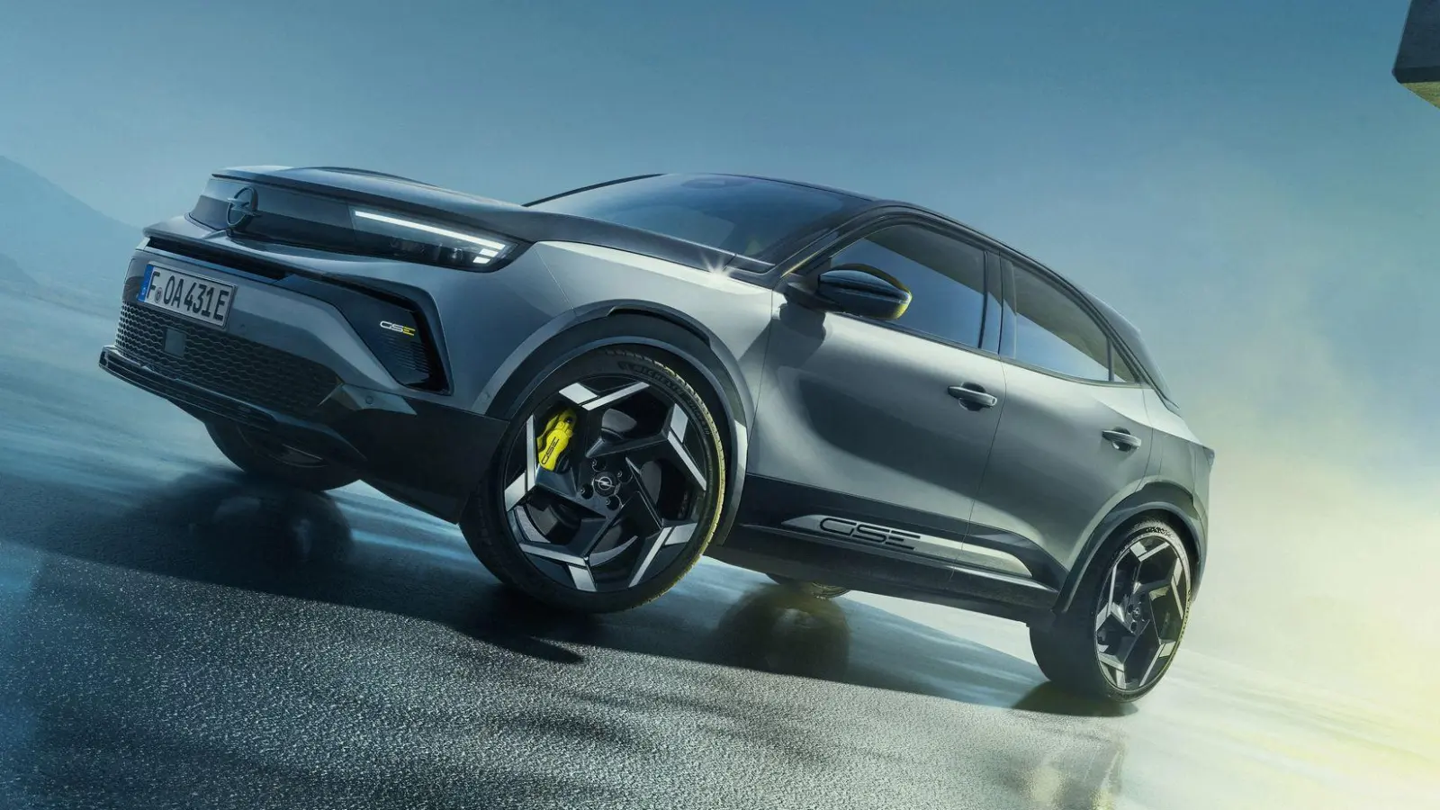 Der Mokka bekommt als GSE nicht nur eine frische Optik, sondern auch einen deutlich stärkeren E-Motor. (Foto: Opel Automobile GmbH/dpa-tmn)